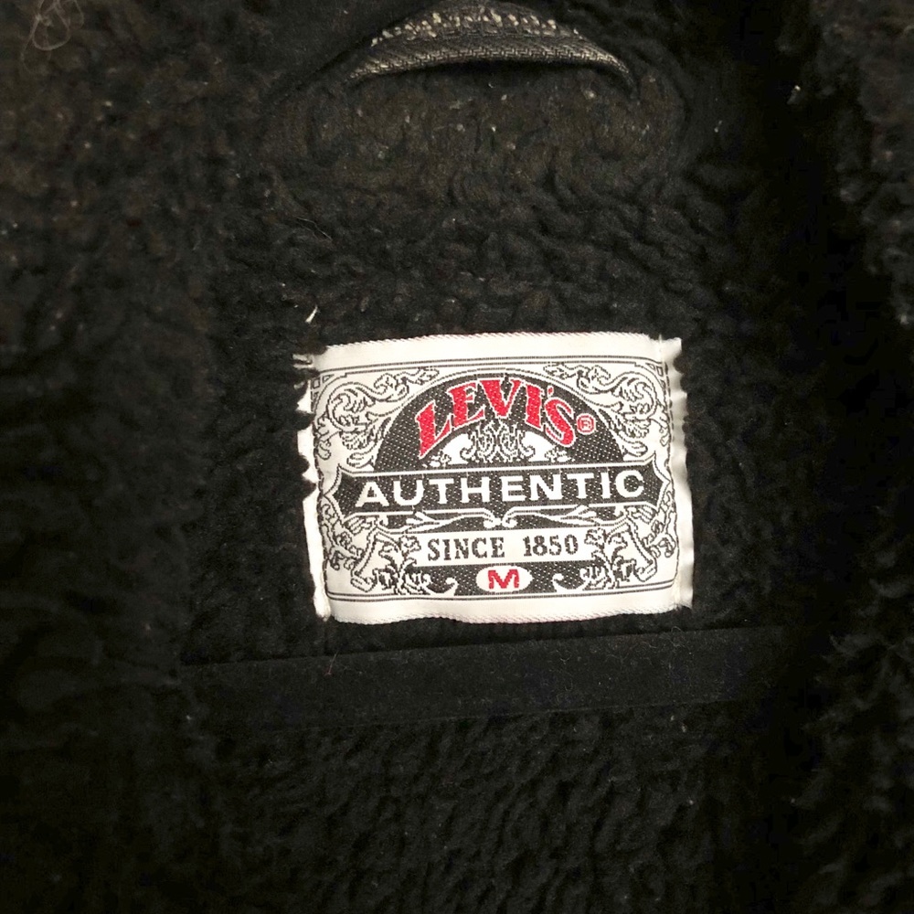 (sold!) vintage levi’s sherpa denim jacket - Picture 3 of 4